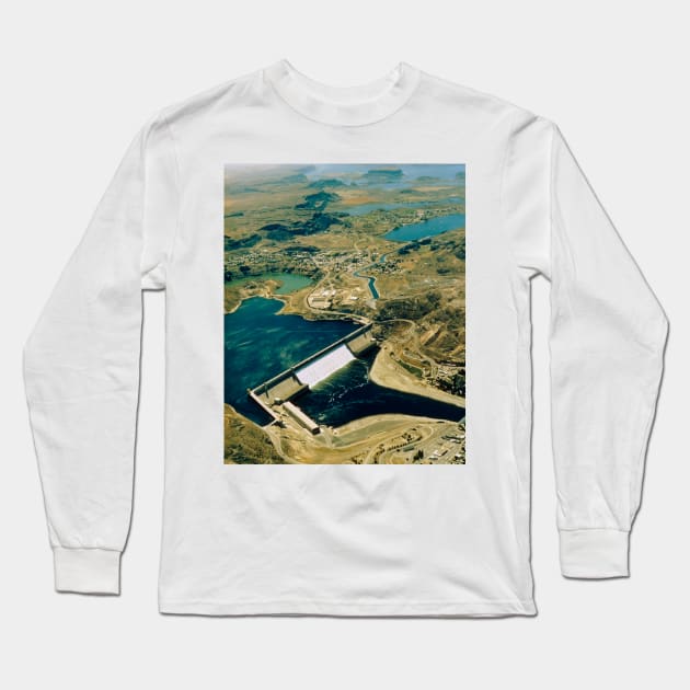 Aerial view of Grand Coulee Dam (T130/0058) Long Sleeve T-Shirt by SciencePhoto